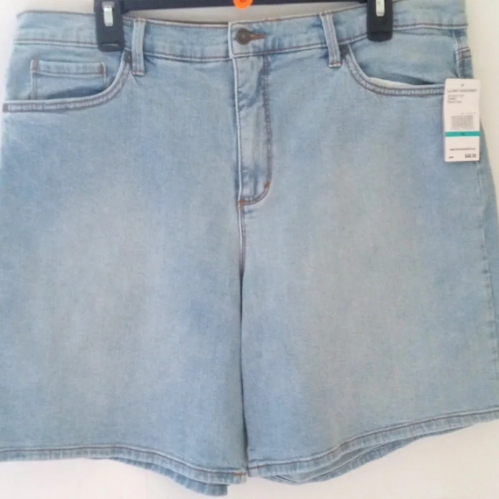 GLORIA VANDERBILT RELAXED FIT LITE BLUE DENIM SHORTS PLUS SIZE 16 NWT - Picture 5 of 5